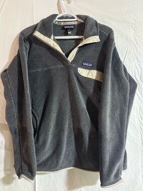 Patagonia Dark Gray Fleece Pullover with Cream Trim